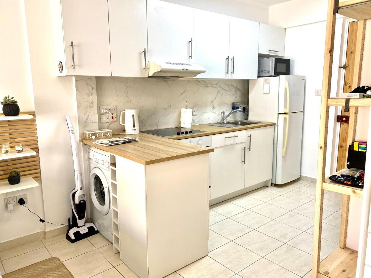 Ev Zin:Cozy, Newly Rennovated, Studio, Swimming Pool B102 بافوس المظهر الخارجي الصورة